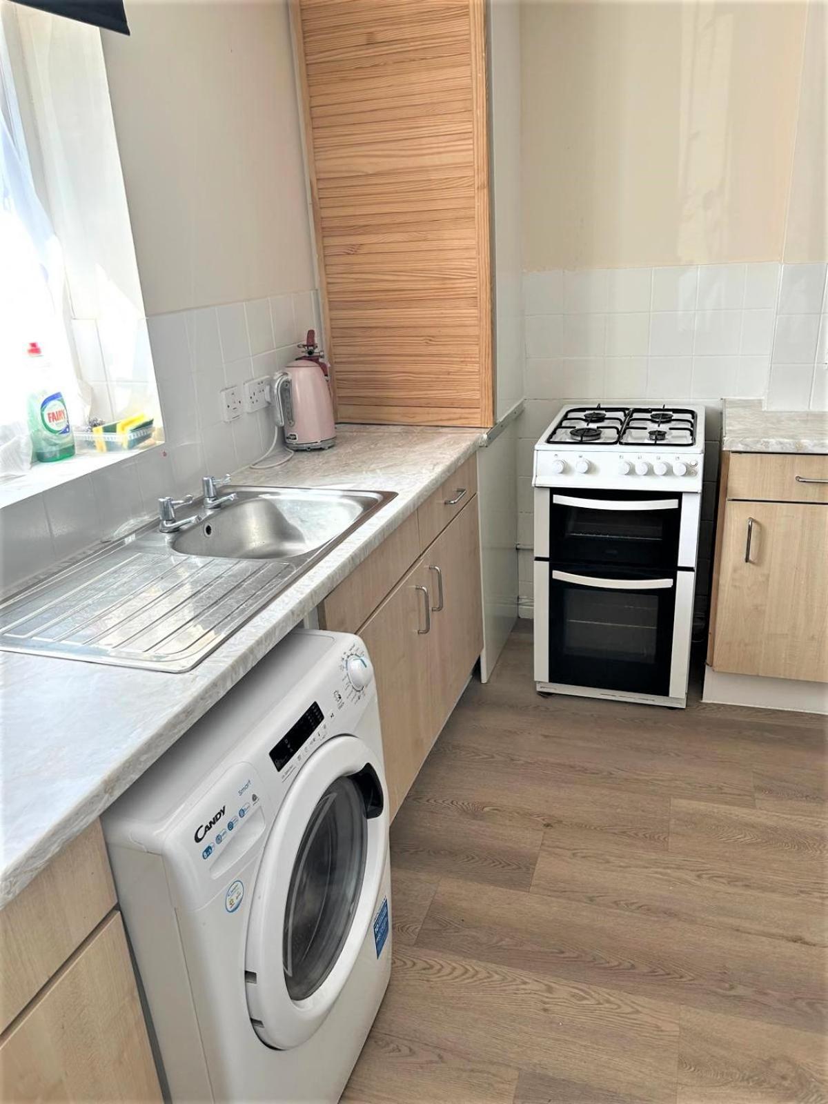 London Zone 2 Lovely 4 Bedroom Apartment - 3 Trowbridge Road Dış mekan fotoğraf