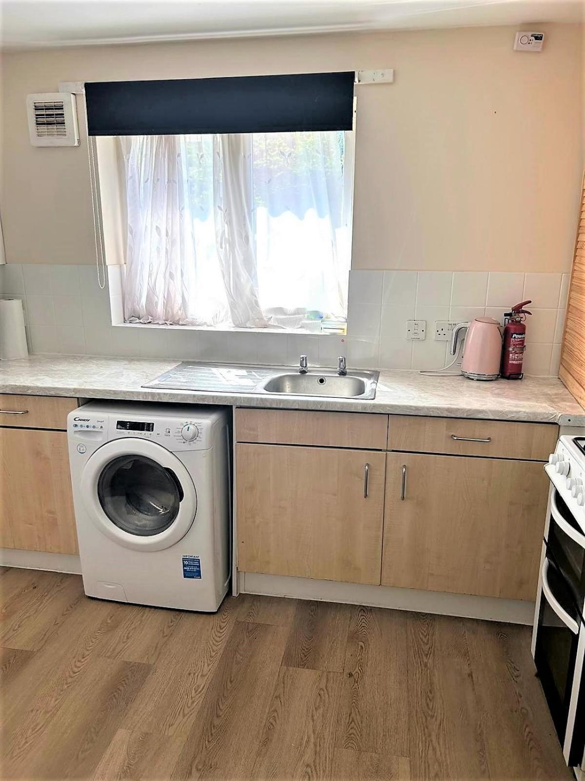 London Zone 2 Lovely 4 Bedroom Apartment - 3 Trowbridge Road Dış mekan fotoğraf